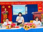 Hiệu trưởng phát biểu